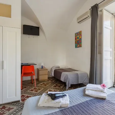 Guest house Da Gianni E Lucia With Bathroom In The Center 2*