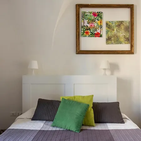 Guest house Da Gianni E Lucia With Bathroom In The Center Catania