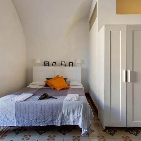 Da Gianni E Lucia With Bathroom In The City Center Pensjonat Katania