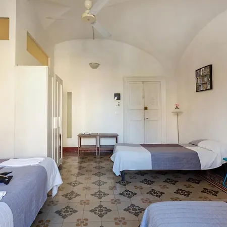 Da Gianni E Lucia With Bathroom In The Center Catania