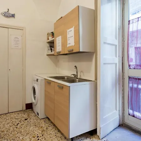 Da Gianni E Lucia With Bathroom In The City Center 2*