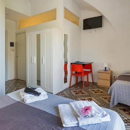 Da Gianni E Lucia With Bathroom In The Center Guest house