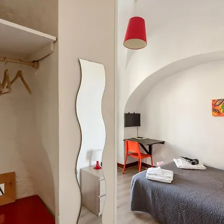Da Gianni E Lucia With Bathroom In The Center