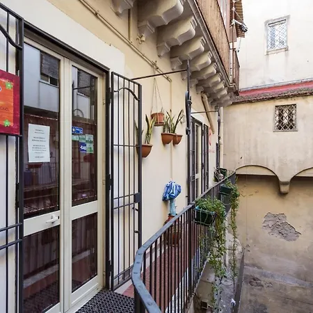 Da Gianni E Lucia With Bathroom In The Center Guest house Catania