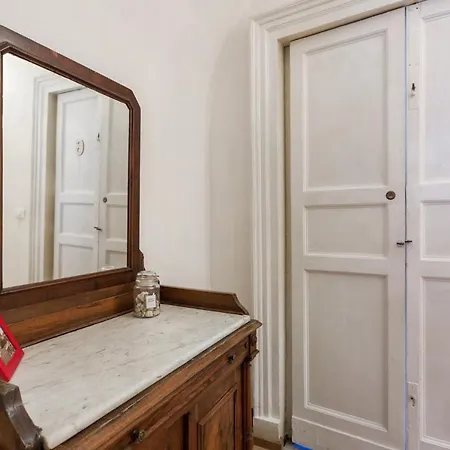 Da Gianni E Lucia With Bathroom In The Center Catania
