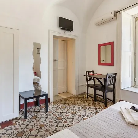 Da Gianni E Lucia With Bathroom In The Center