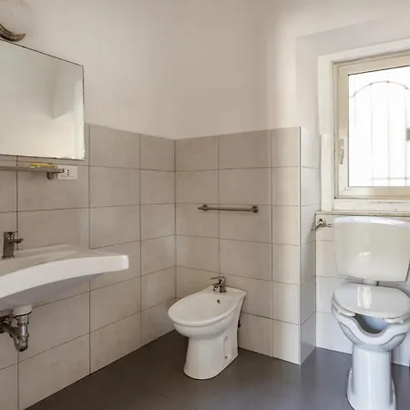 Da Gianni E Lucia With Bathroom In The Center Catania