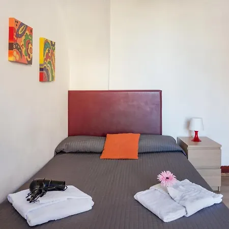 Da Gianni E Lucia With Bathroom In The City Center 2*